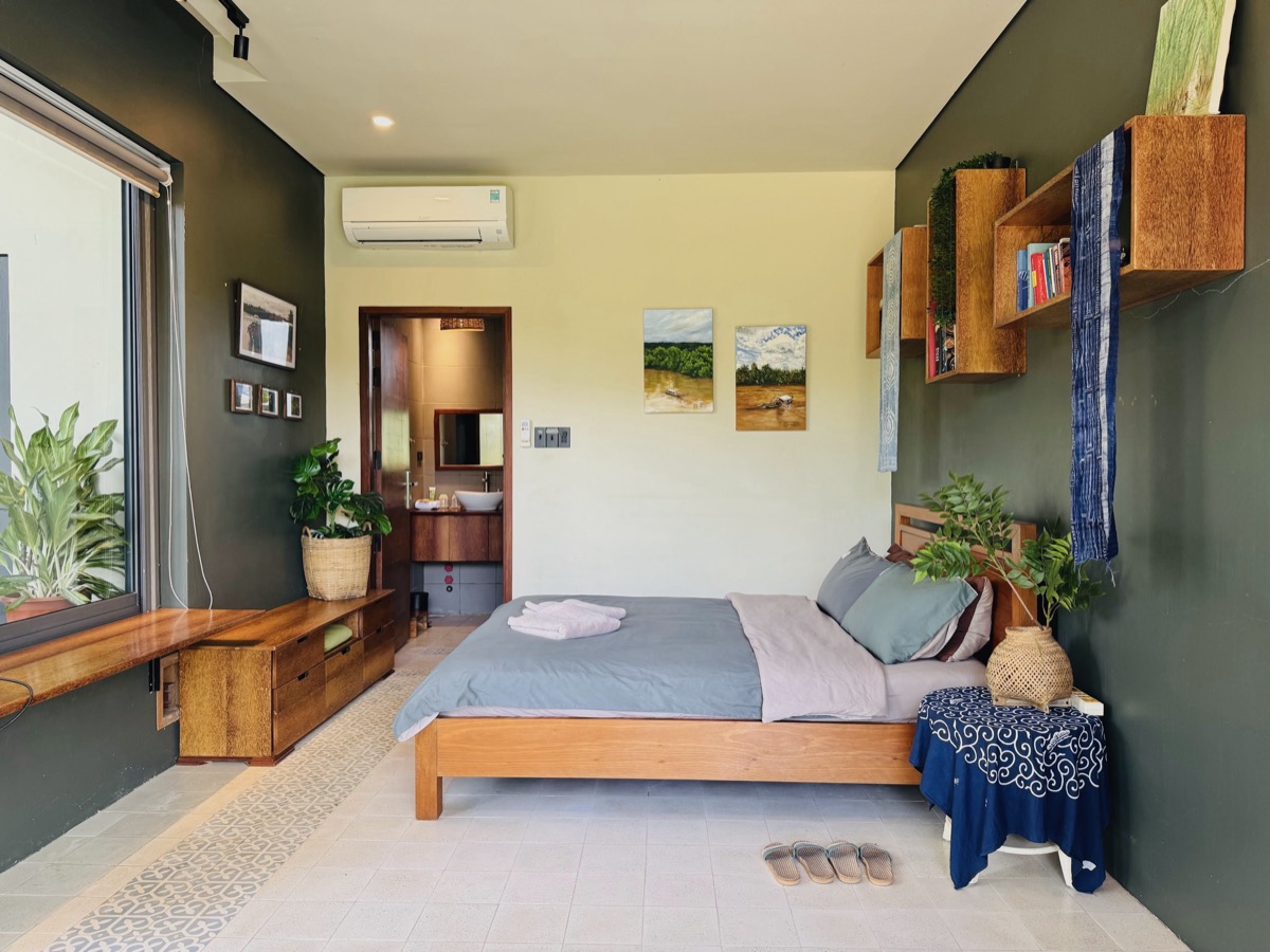 Riverside room